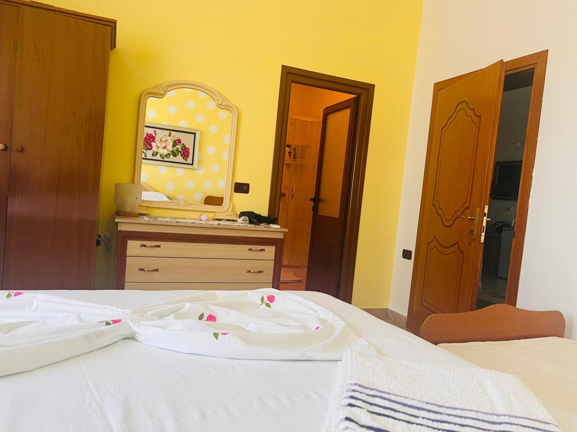 Fori Vodo Hotel Divjake Bagian luar foto